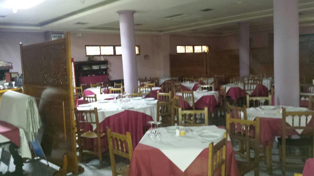 Hostal Botafumeiro Mota del Marques ภายนอก รูปภาพ