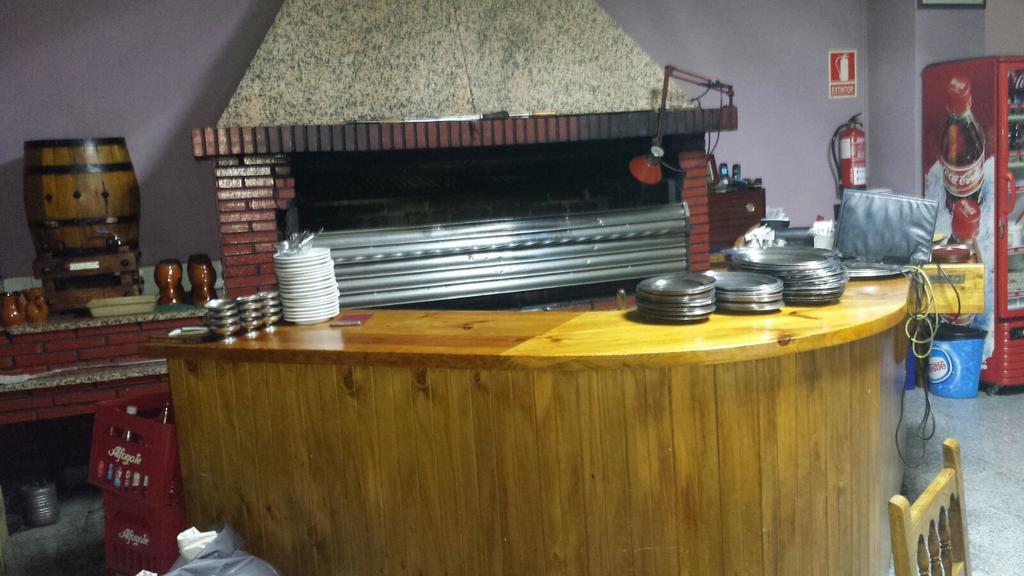 Hostal Botafumeiro Mota del Marques ภายนอก รูปภาพ