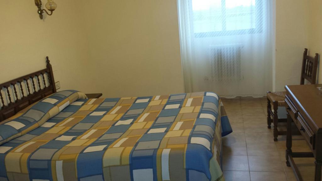 Hostal Botafumeiro Mota del Marques ภายนอก รูปภาพ