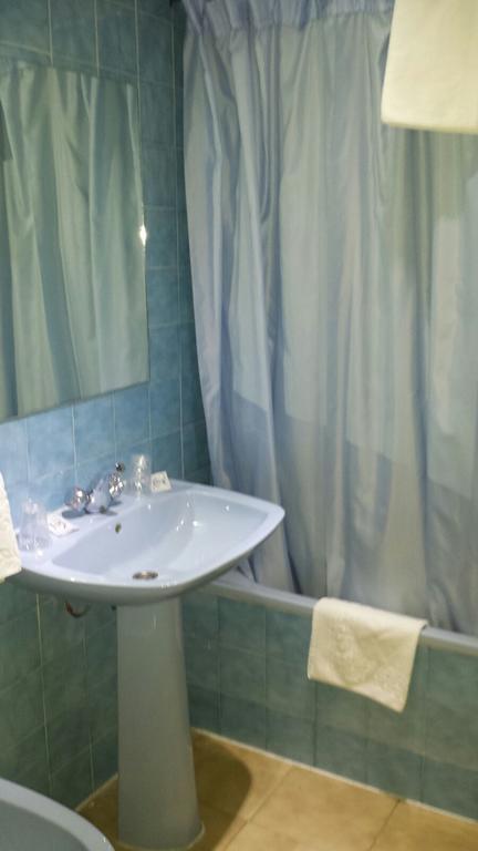 Hostal Botafumeiro Mota del Marques ภายนอก รูปภาพ