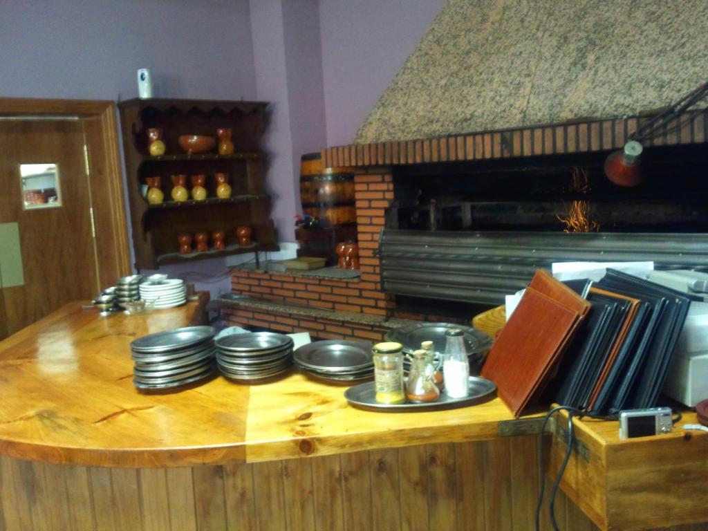 Hostal Botafumeiro Mota del Marques ภายนอก รูปภาพ