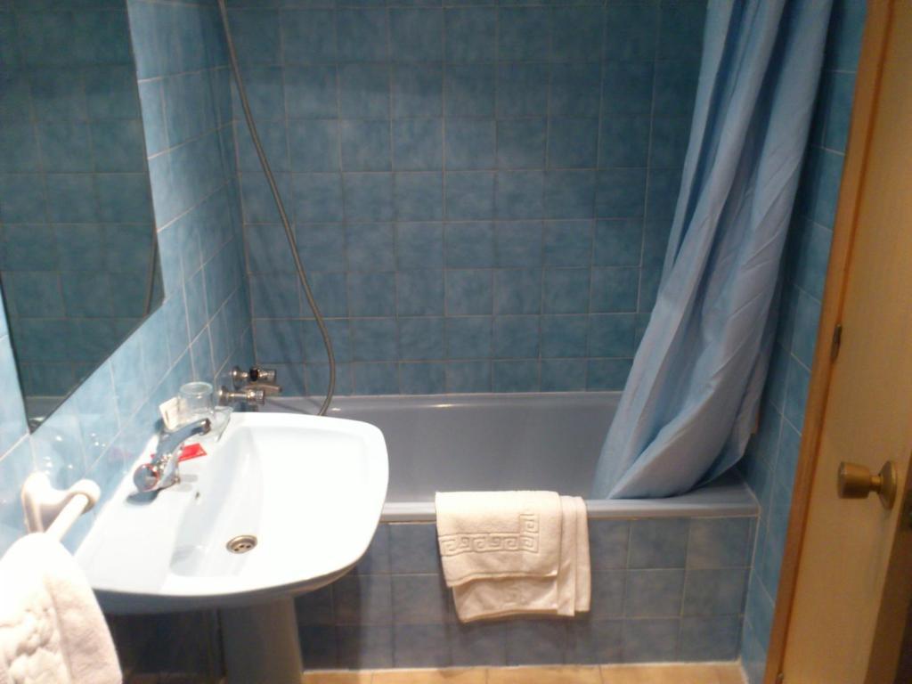 Hostal Botafumeiro Mota del Marques ภายนอก รูปภาพ