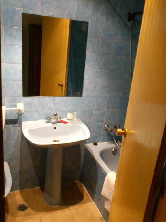 Hostal Botafumeiro Mota del Marques ภายนอก รูปภาพ