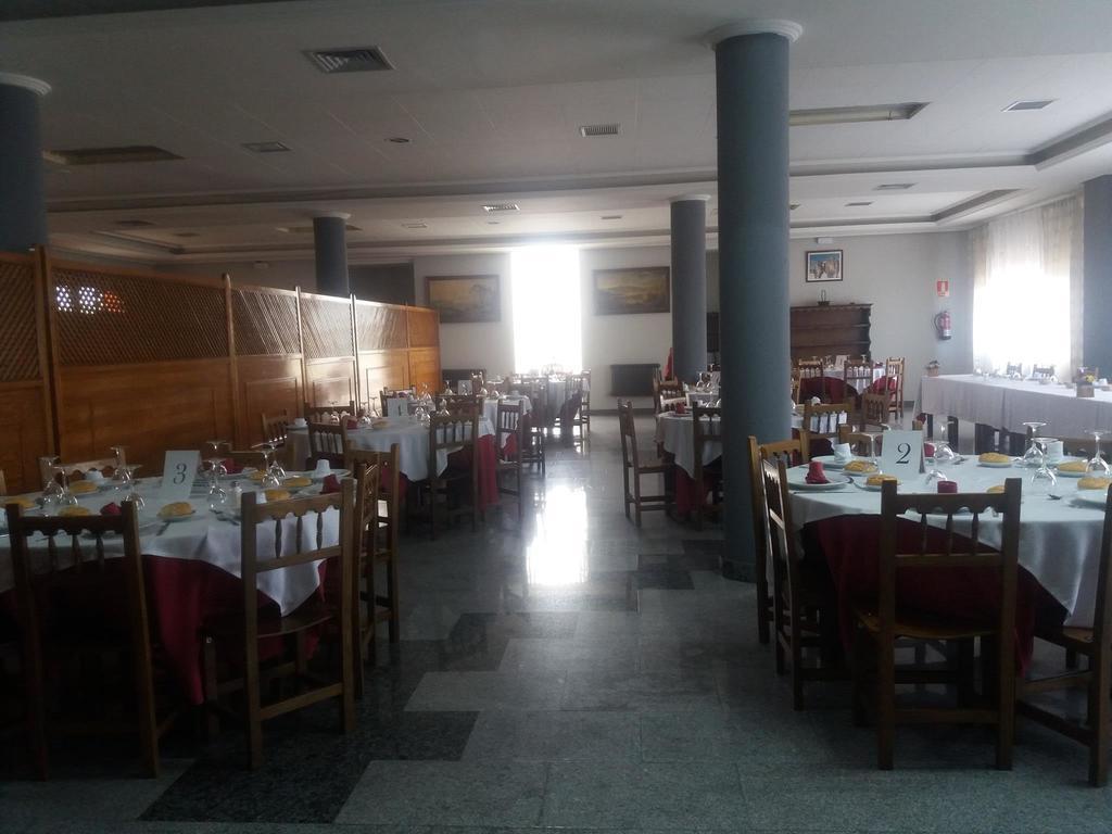 Hostal Botafumeiro Mota del Marques ภายนอก รูปภาพ